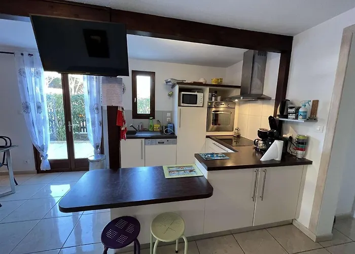 Maison 5 Pieces Avec Piscine, Pres De La Plage, Ideal Pour Familles, A - Fr-1-701-15 Vakantiehuis Vendres